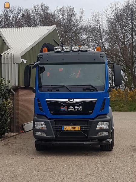 Knijperauto/containerwagen  met 2243 z kraan 22 ton hyva haakarmsysteem